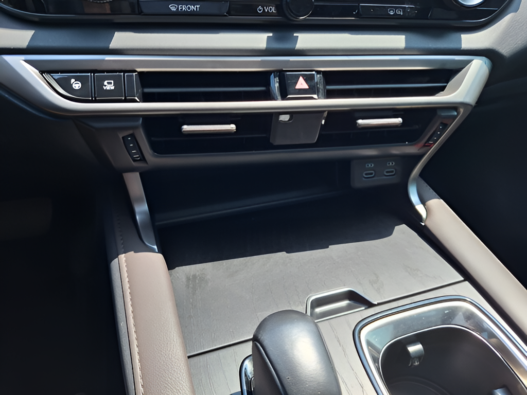 2024 Lexus RX photo 15 of 32