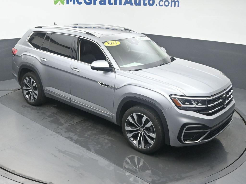 2023 Volkswagen Atlas Vehicle Photo in Marion, IA 52302