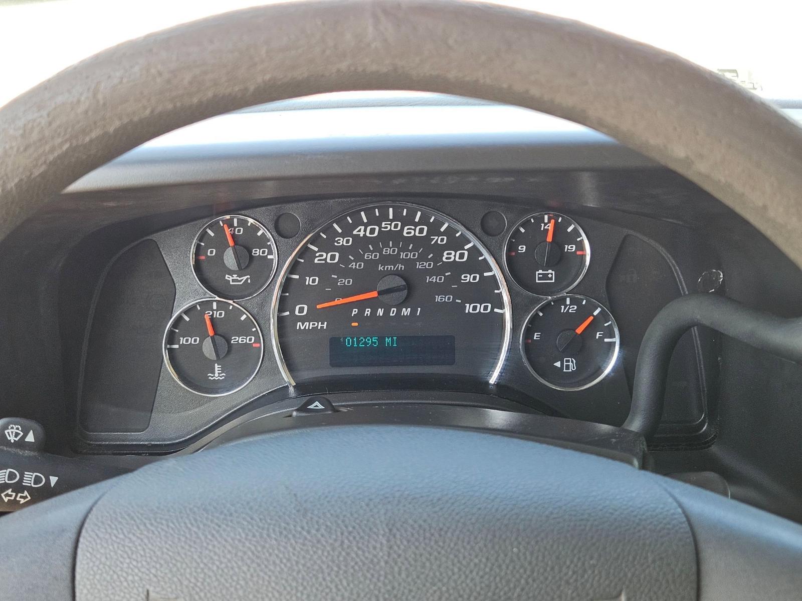 2017 Chevrolet Express Commercial Cutaway Vehicle Photo in Seguin, TX 78155