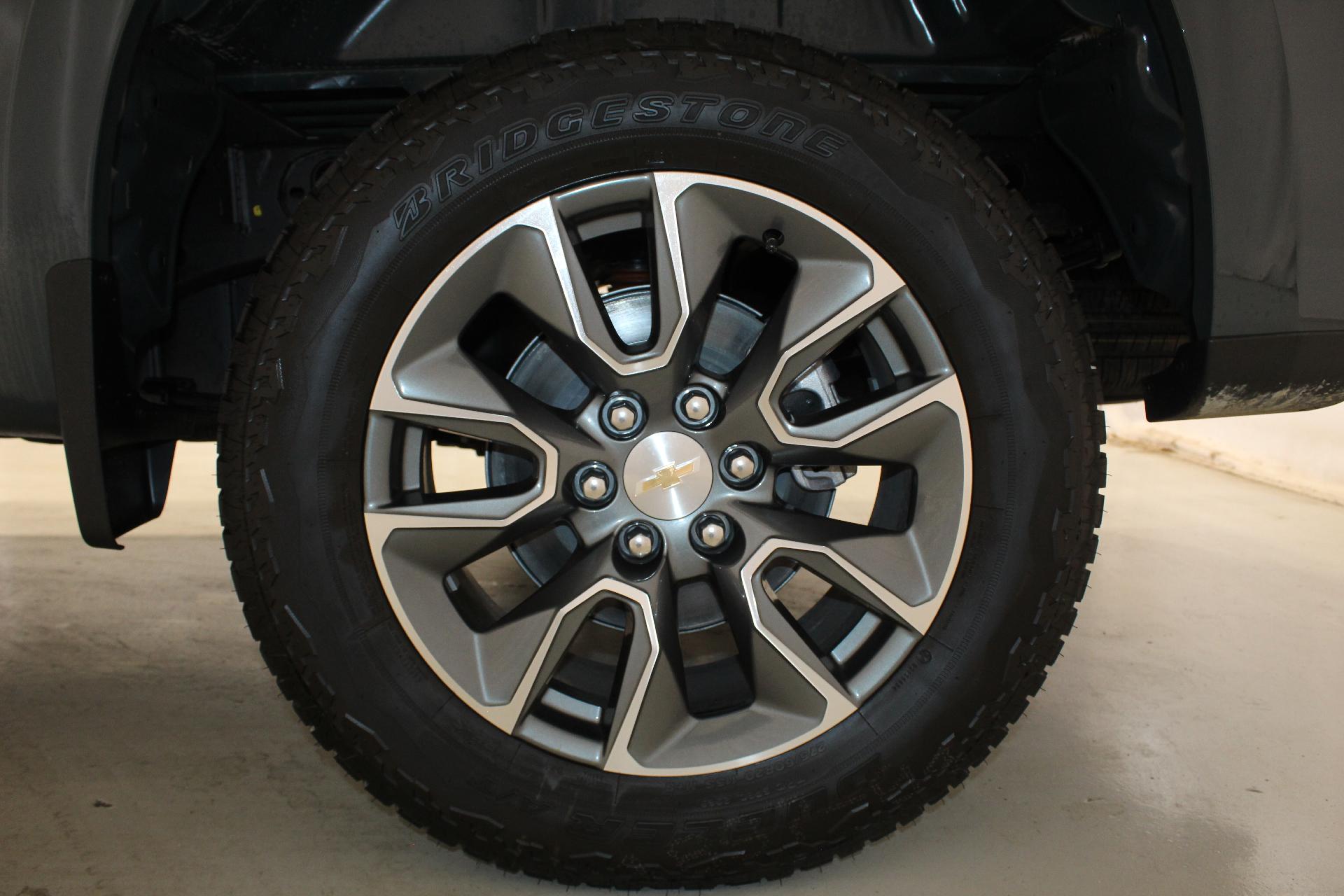 2025 Chevrolet Silverado 1500 Vehicle Photo in NORTHAMPTON, MA 01060-1120