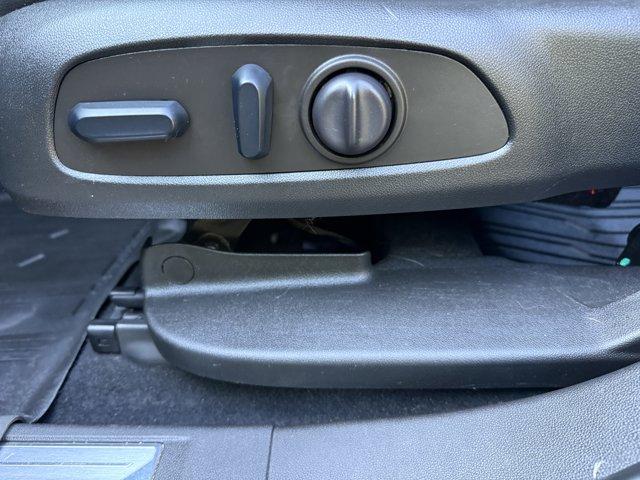 2023 GMC Acadia Vehicle Photo in LEOMINSTER, MA 01453-2952