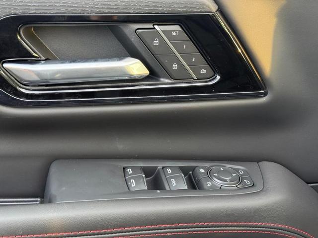 2026 GMC Yukon Vehicle Photo in COLUMBIA, MO 65203-3903