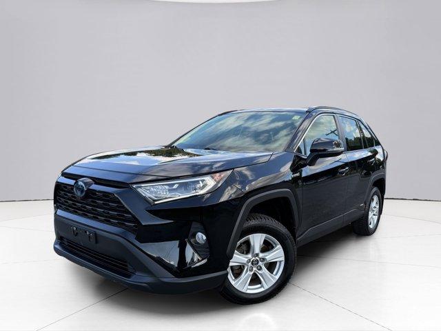 2020 Toyota RAV4 Vehicle Photo in LEOMINSTER, MA 01453-2952