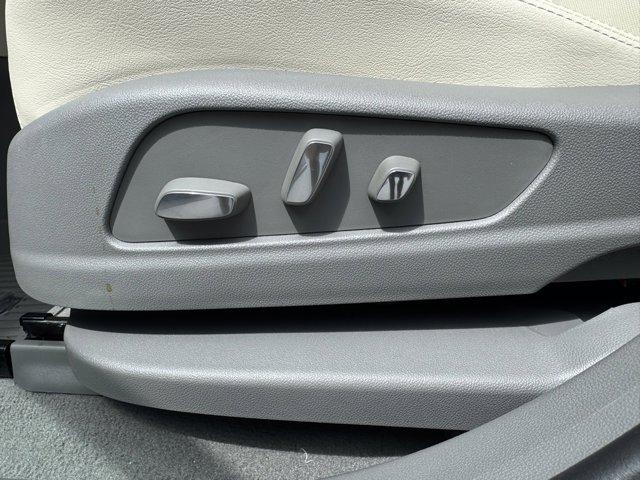 2025 Cadillac XT5 Vehicle Photo in LEOMINSTER, MA 01453-2952
