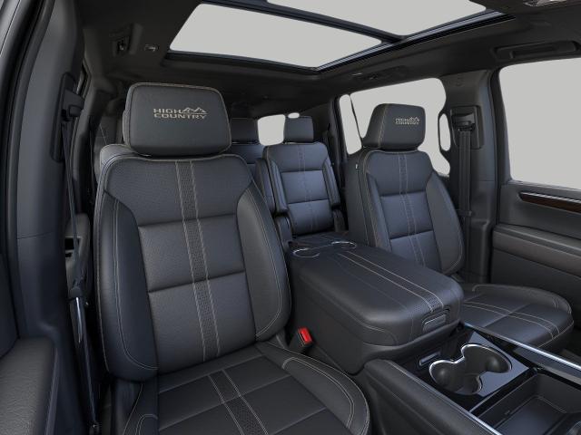 2025 Chevrolet Suburban Vehicle Photo in NEENAH, WI 54956-2243