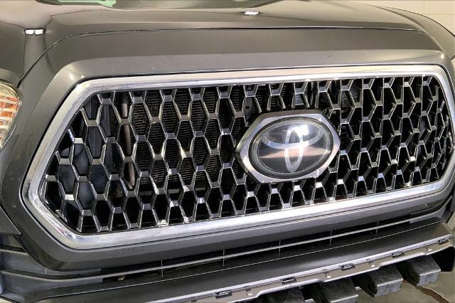 2018 Toyota Tacoma Vehicle Photo in Lees Summit, MO 64086