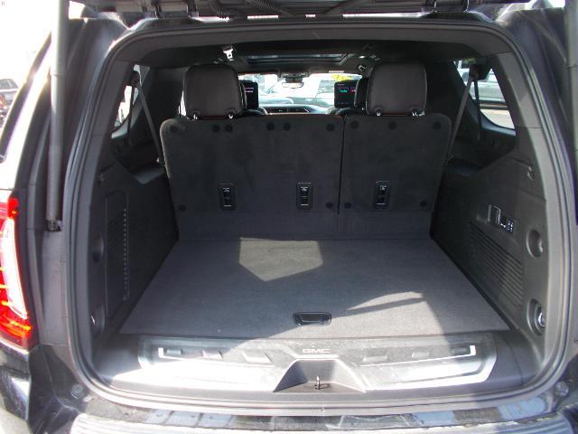 2023 GMC Yukon XL Vehicle Photo in LOWELL, MA 01852-4336