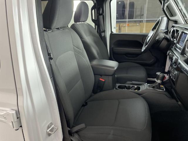 2023 Jeep Wrangler Vehicle Photo in GILBERT, AZ 85297-0402