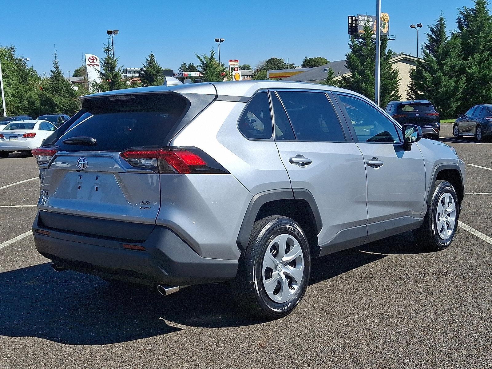 2022 Toyota RAV4 Vehicle Photo in Trevose, PA 19053