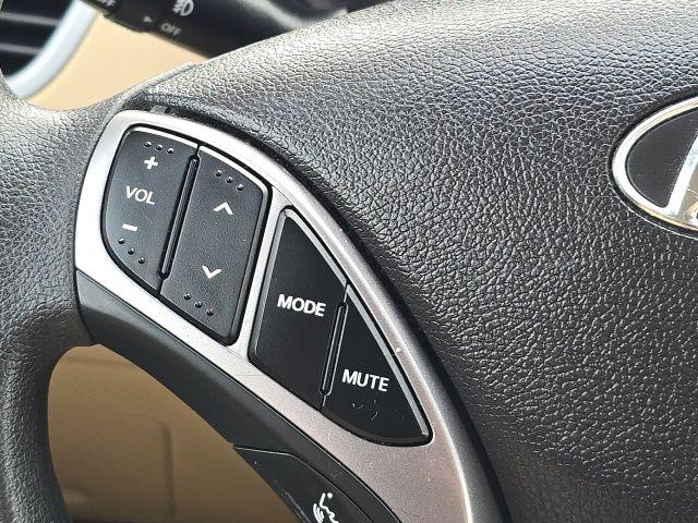 2013 Hyundai ELANTRA Vehicle Photo in Pleasant Hills, PA 15236