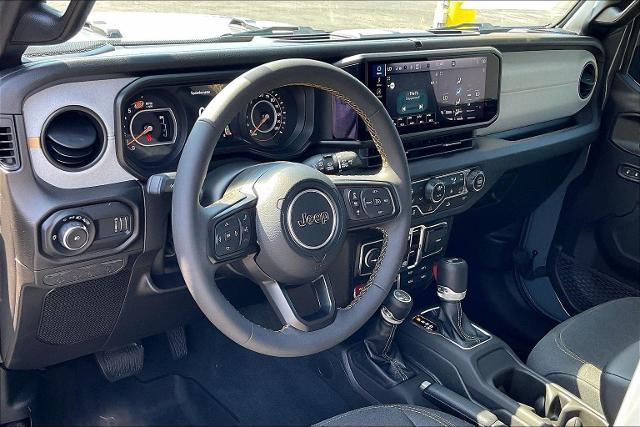 2024 Jeep Wrangler Vehicle Photo in INDEPENDENCE, MO 64055-1314