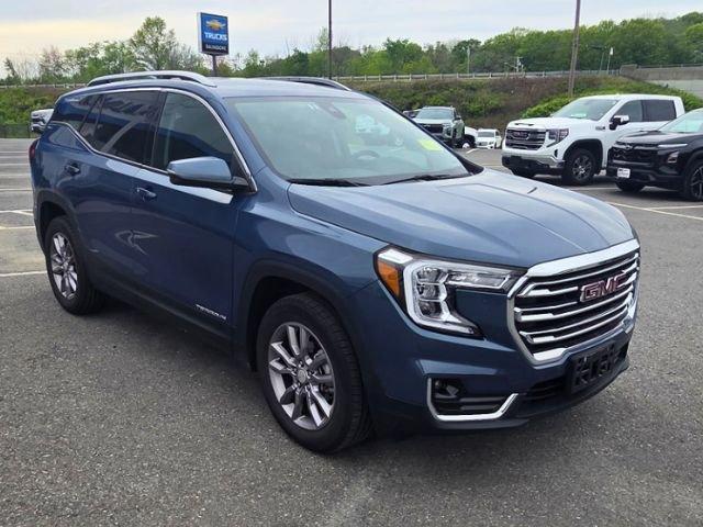 2024 GMC Terrain Vehicle Photo in GARDNER, MA 01440-3110