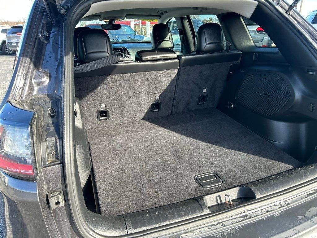 2019 Jeep Cherokee Vehicle Photo in Cedar Rapids, IA 52402