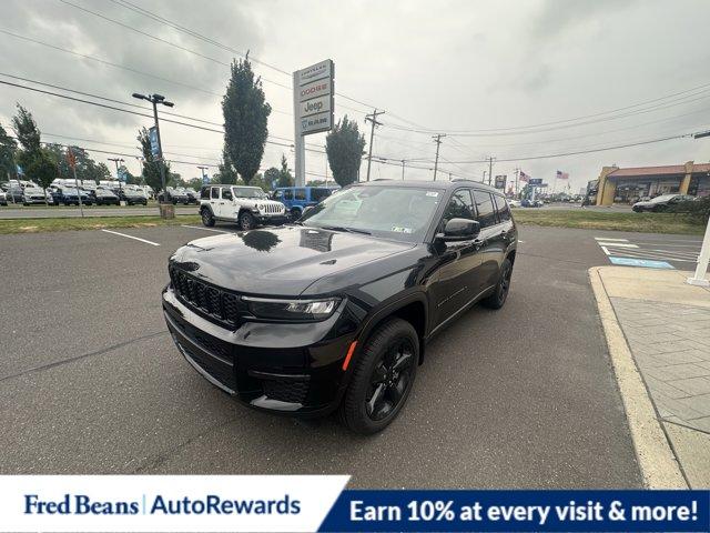 2025 Jeep Grand Cherokee L Vehicle Photo in Doylsetown, PA 18901
