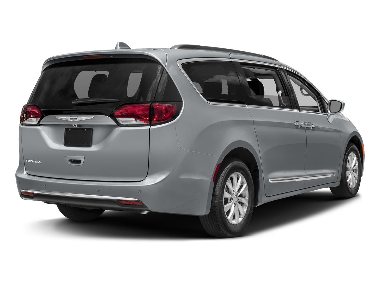 2017 Chrysler Pacifica Vehicle Photo in MOON TOWNSHIP, PA 15108-2571