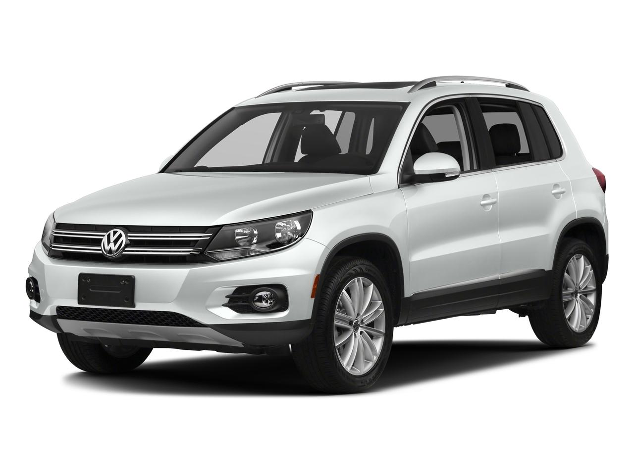2017 Volkswagen Tiguan Vehicle Photo in Marion, IA 52302