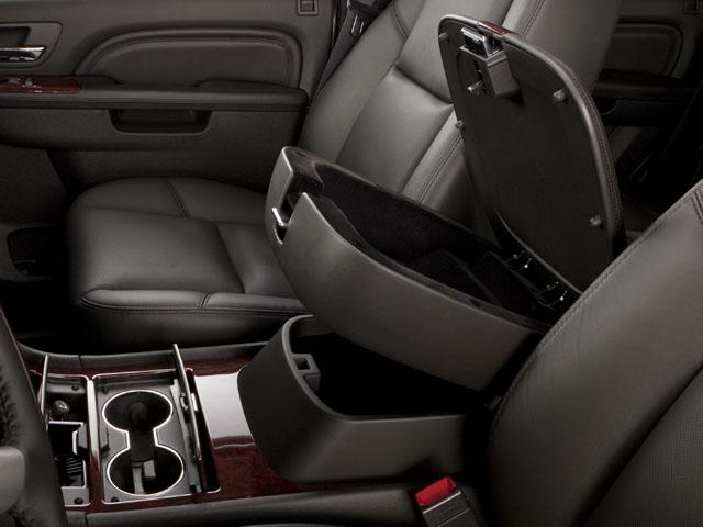 2011 Cadillac Escalade Vehicle Photo in TREVOSE, PA 19053-4984