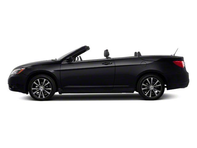 2011 Chrysler 200 Vehicle Photo in LEOMINSTER, MA 01453-2952