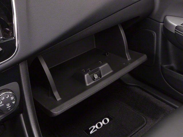 2011 Chrysler 200 Vehicle Photo in LEOMINSTER, MA 01453-2952