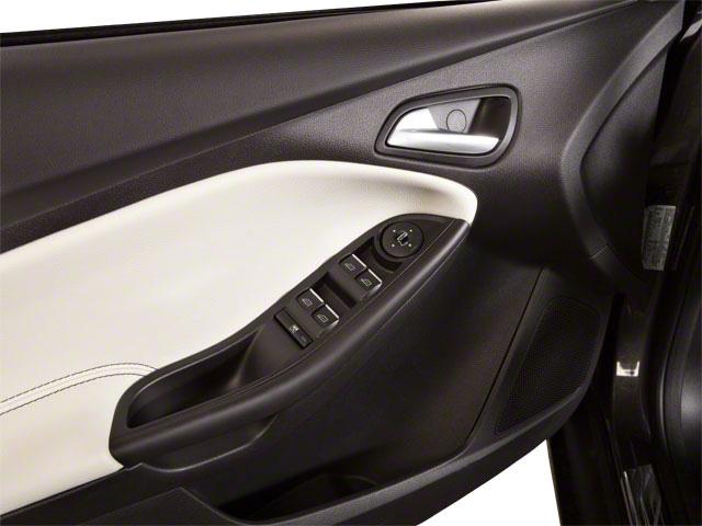 2012 Ford Focus Vehicle Photo in KANSAS CITY, MO 64114-4502
