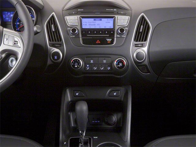 2013 Hyundai TUCSON Vehicle Photo in Akron, OH 44312