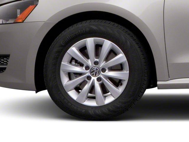 2013 Volkswagen Passat Vehicle Photo in Marion, IA 52302
