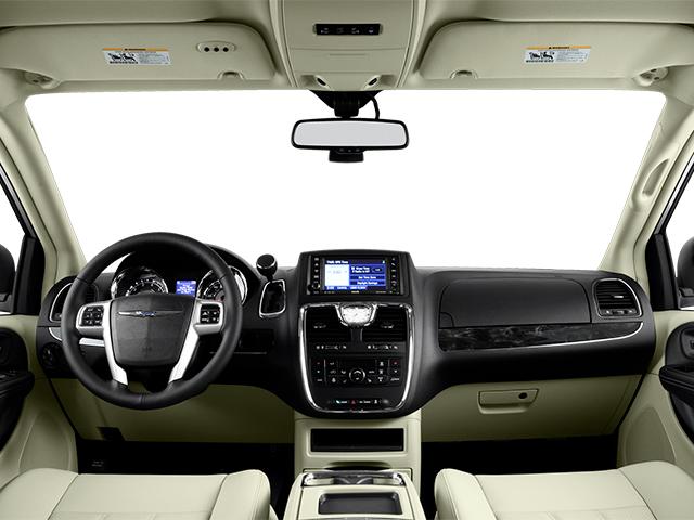 2014 Chrysler Town & Country Vehicle Photo in Cedar Rapids, IA 52402