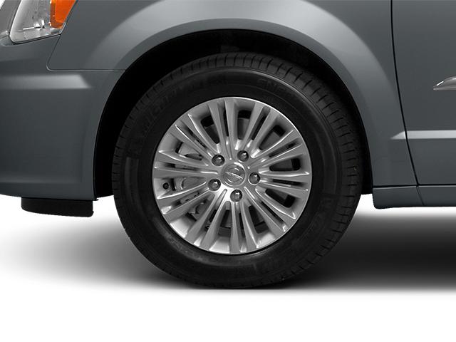 2014 Chrysler Town & Country Vehicle Photo in Cedar Rapids, IA 52402