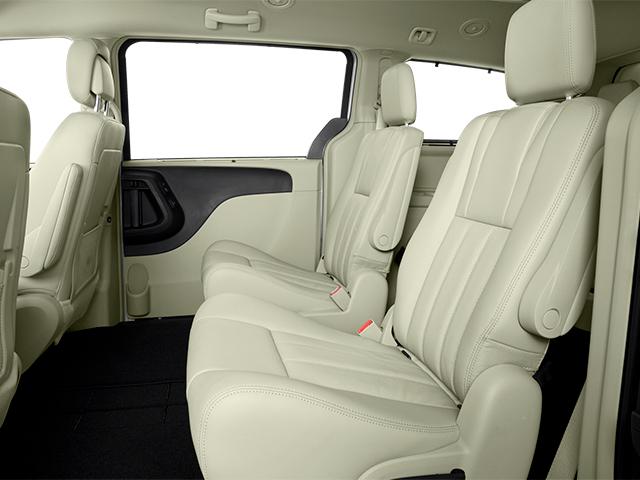 2014 Chrysler Town & Country Vehicle Photo in Cedar Rapids, IA 52402