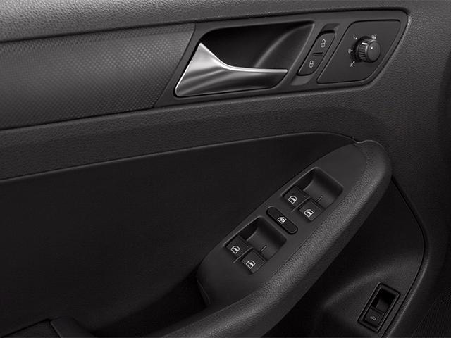 2014 Volkswagen Jetta Sedan Vehicle Photo in Marion, IA 52302