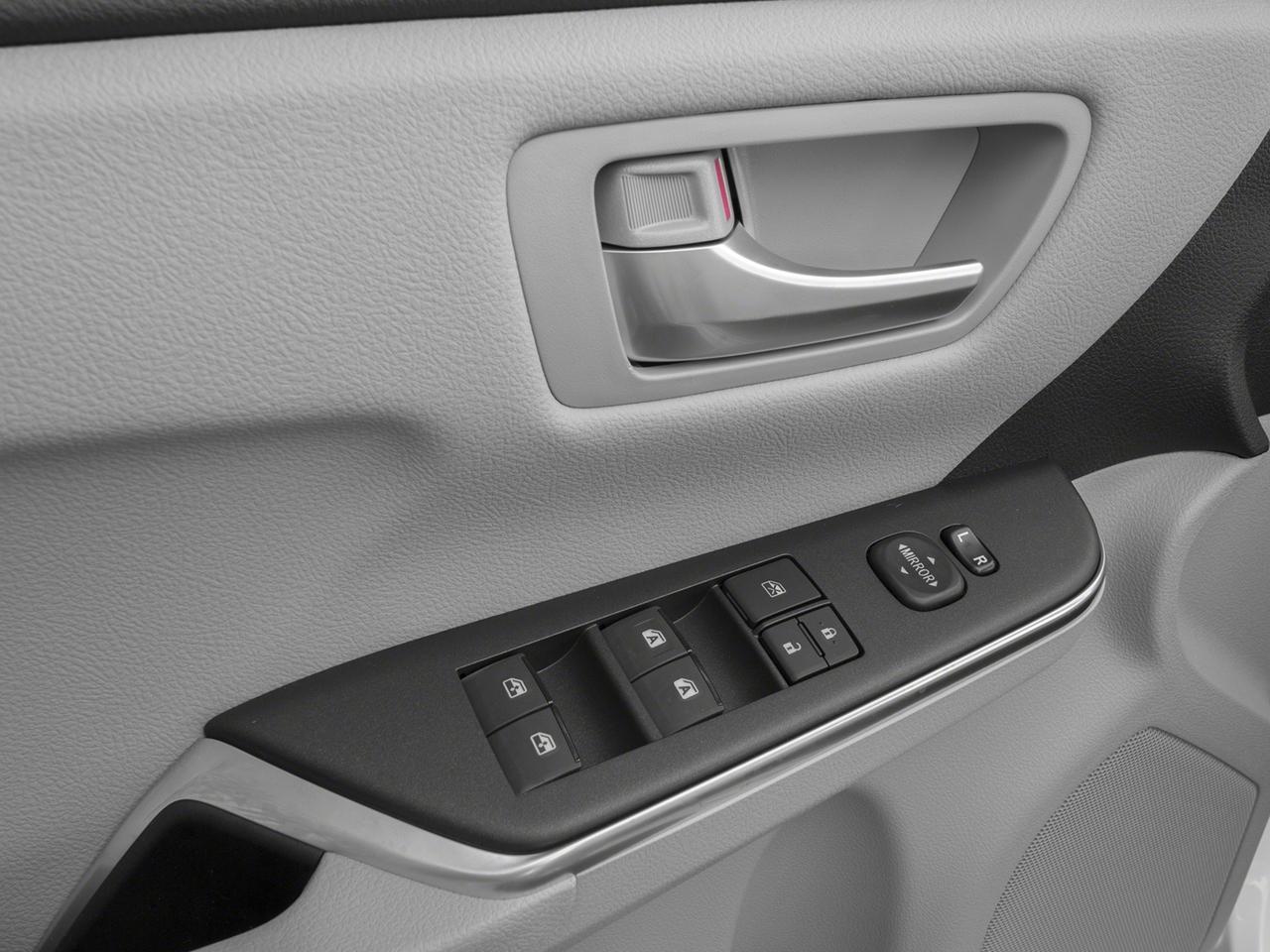 2016 Toyota Camry Vehicle Photo in POOLER, GA 31322-3252