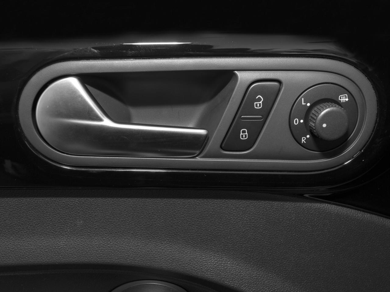 2016 Volkswagen Beetle Convertible Vehicle Photo in Brunswick, GA 31525