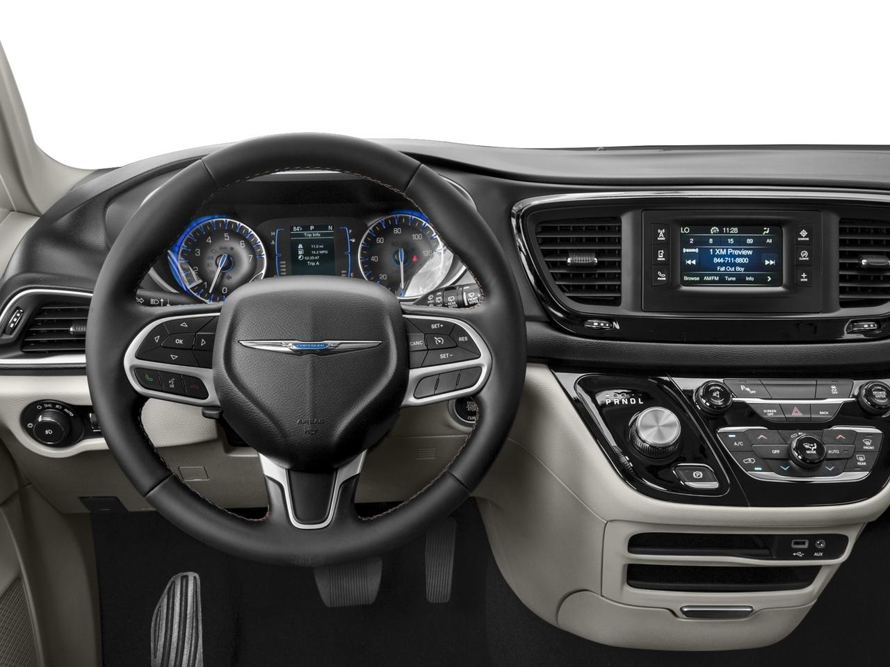 2018 Chrysler Pacifica Vehicle Photo in Marion, IA 52302