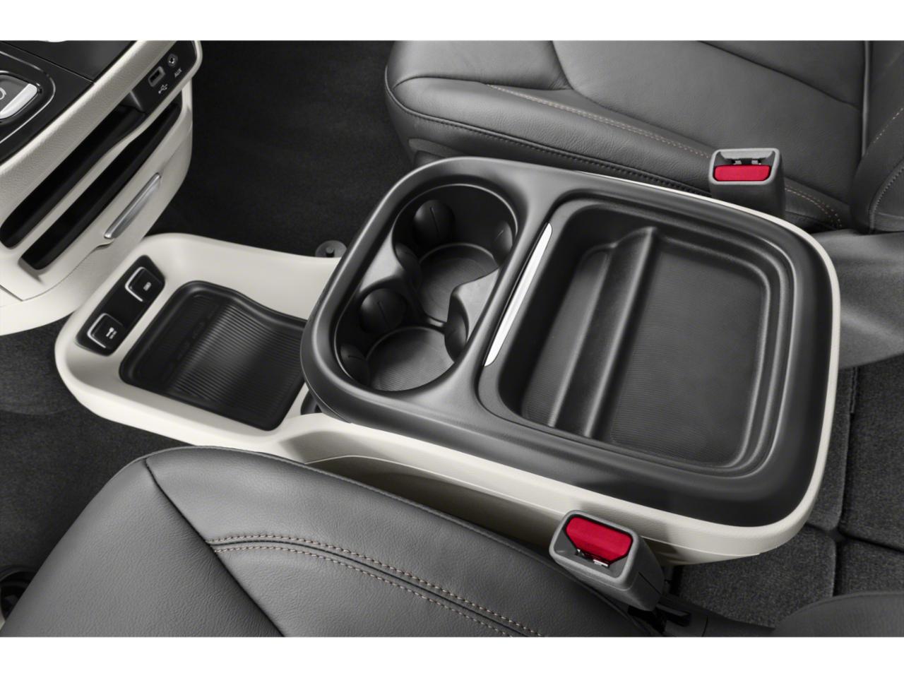2018 Chrysler Pacifica Vehicle Photo in Marion, IA 52302