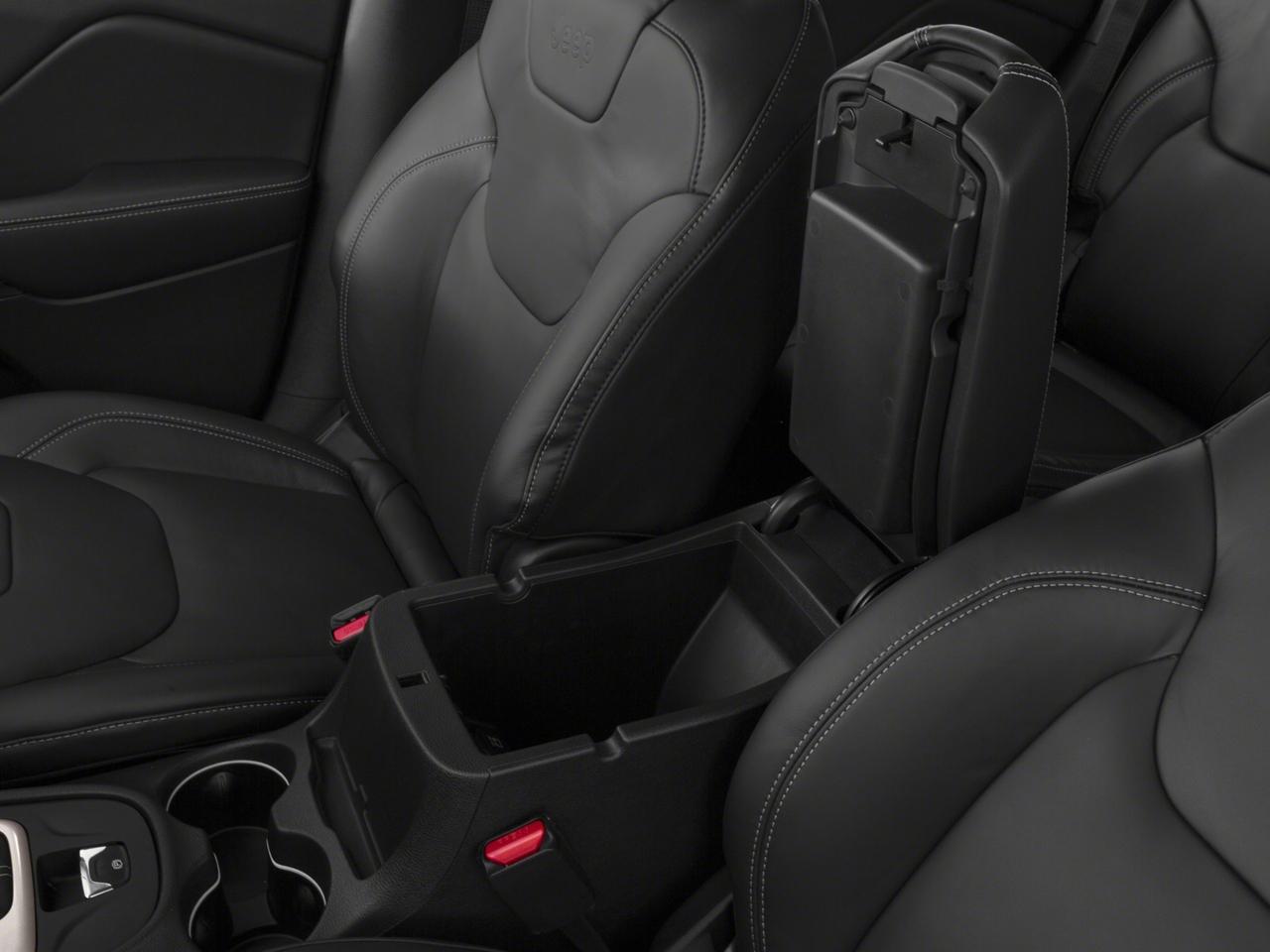 2018 Jeep Cherokee Vehicle Photo in Cedar Rapids, IA 52402