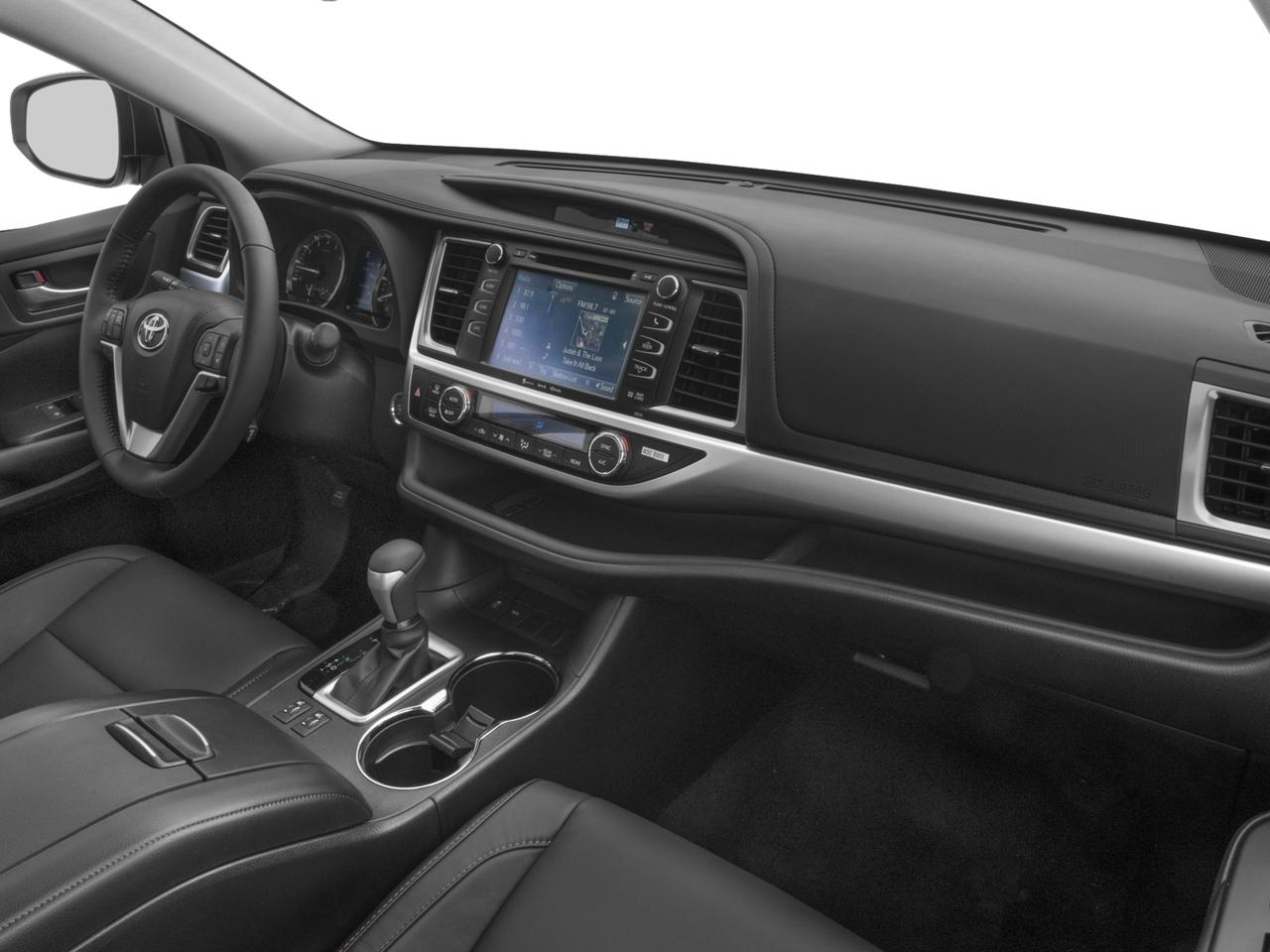 2018 Toyota Highlander Vehicle Photo in Cedar Rapids, IA 52402