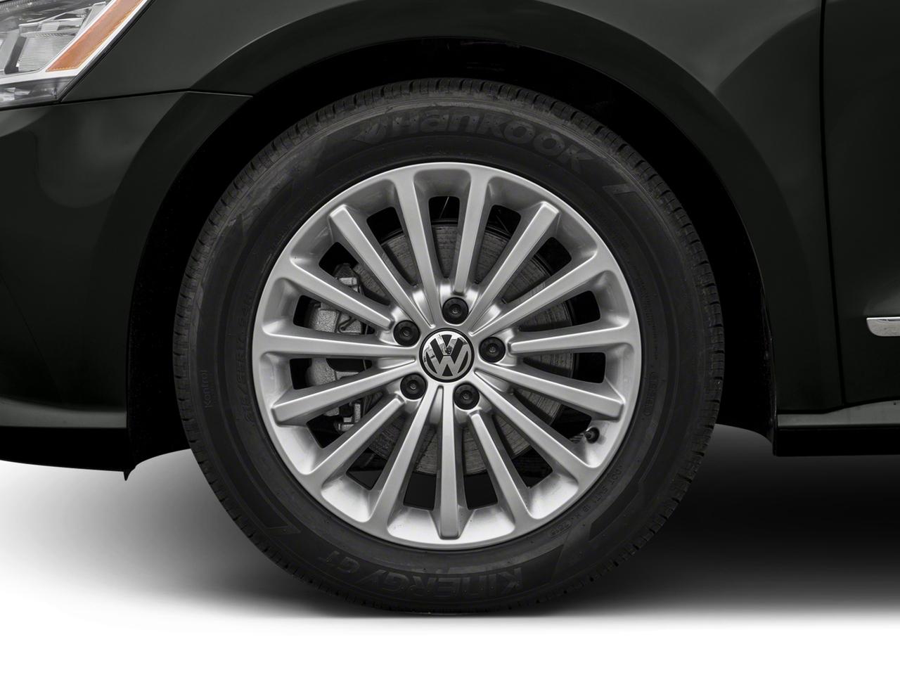 2018 Volkswagen Passat Vehicle Photo in TOPEKA, KS 66609-0000