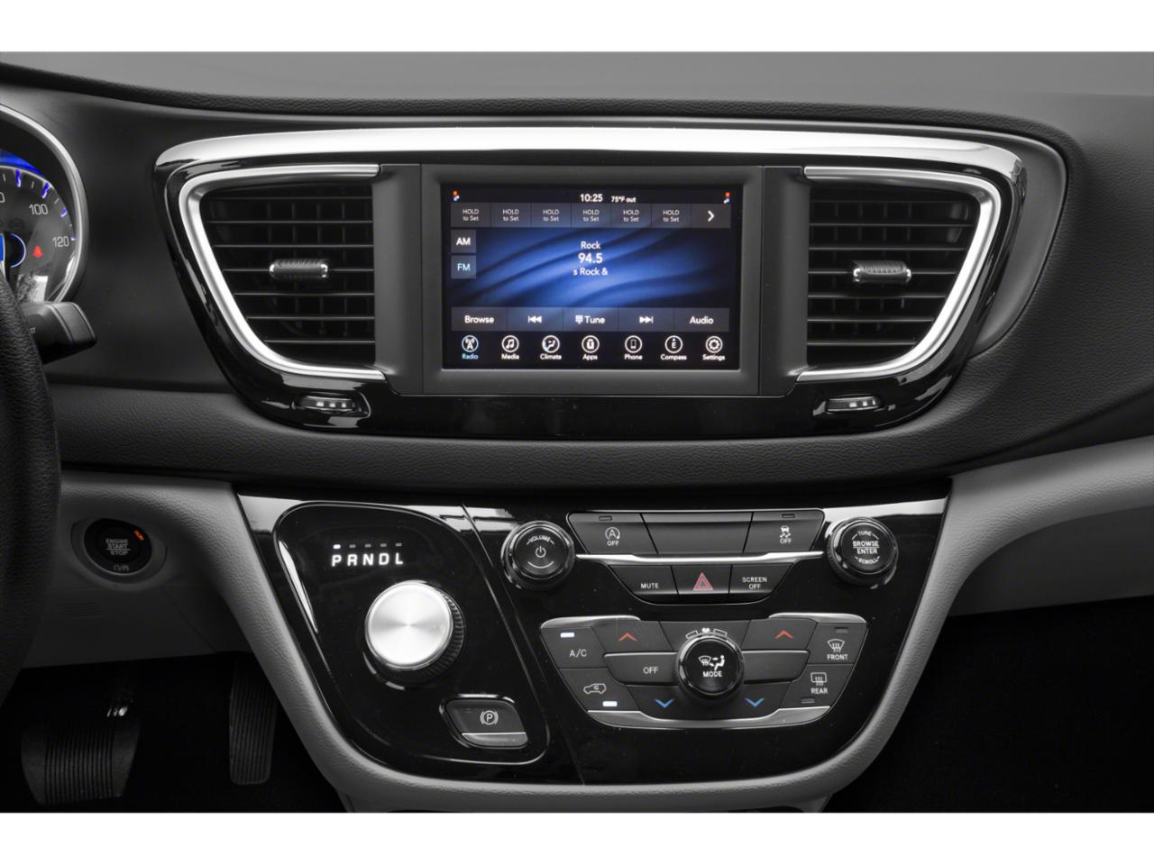 2020 Chrysler Voyager Vehicle Photo in Marion, IA 52302