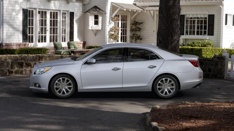 2013 Chevrolet Malibu Vehicle Photo in MOON TOWNSHIP, PA 15108-2571