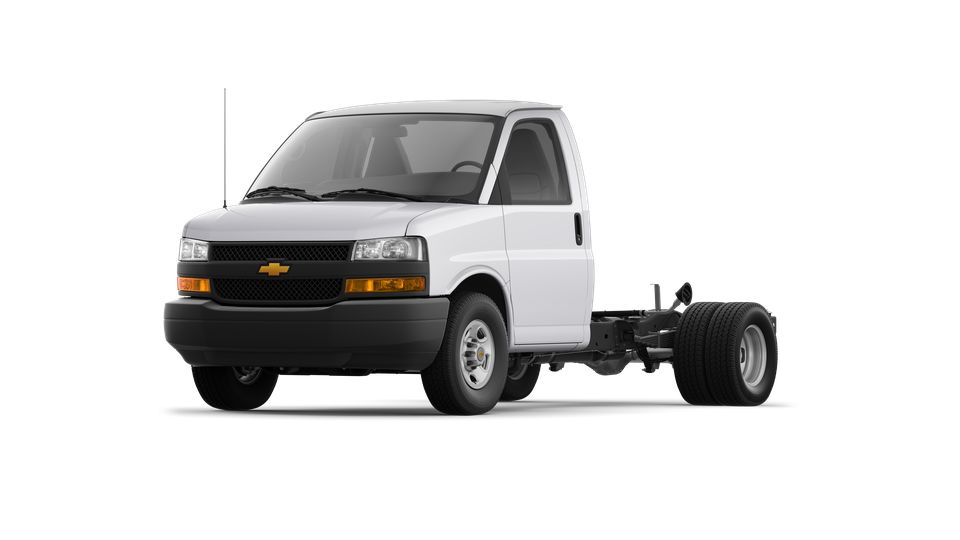 2024 Chevrolet Express Cutaway 3500 Vehicle Photo in DANBURY, CT 06810-5034